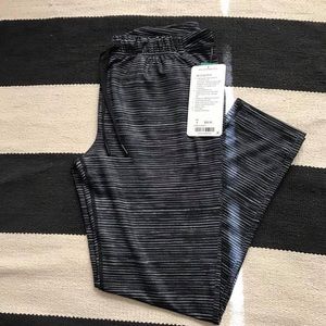NWT Jet Crop Slim 4 THPN